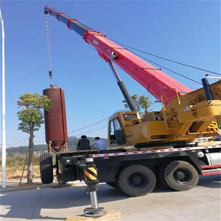 黑水专业吊车租赁多少钱