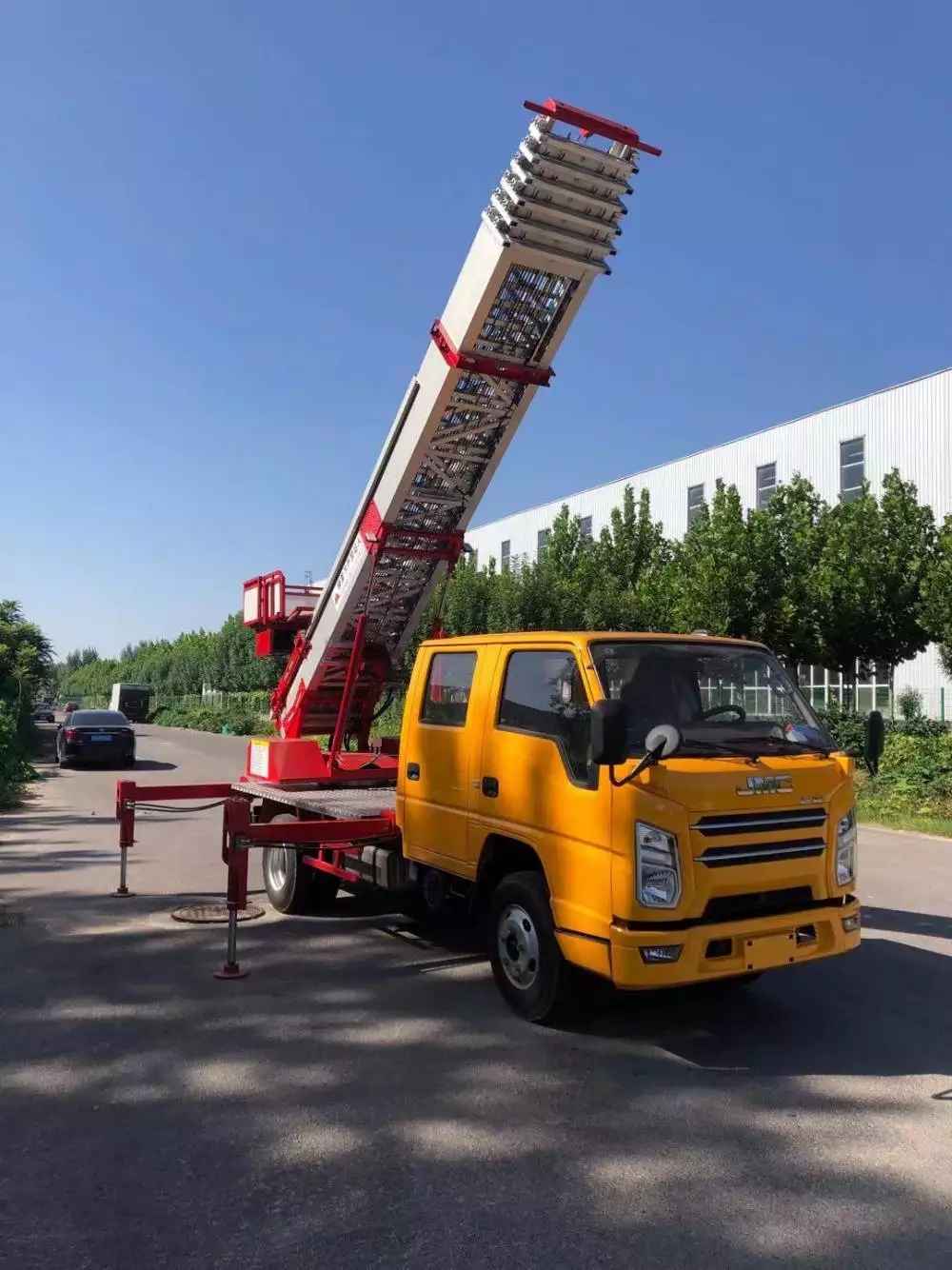 黑水附近的云梯车出租服务：轻松解决高空作业需求