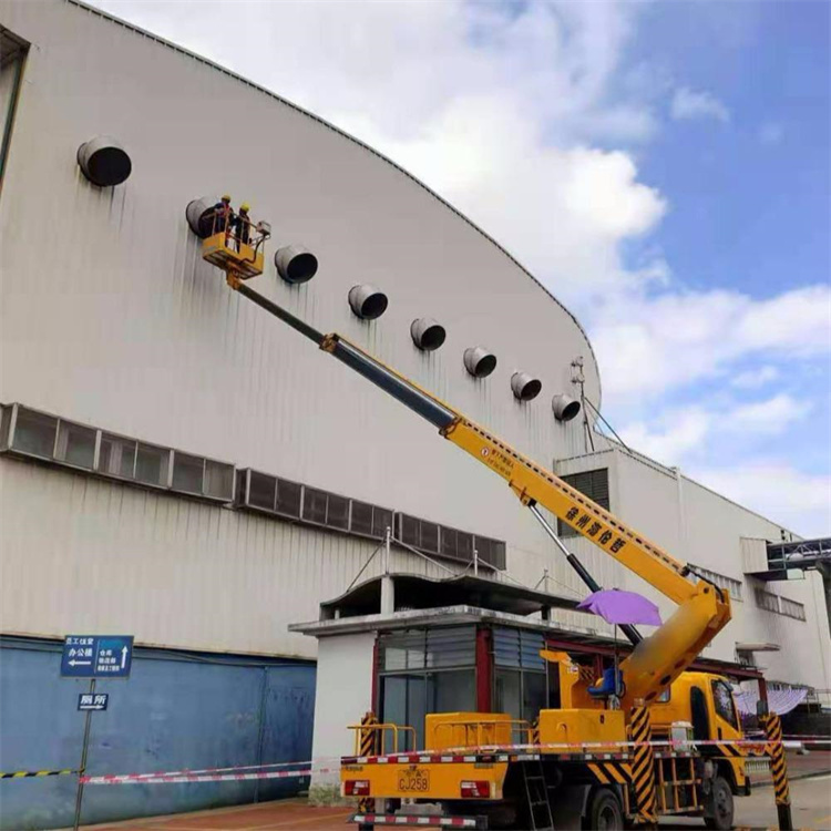 黑水高空作业车出租服务：专业广告牌安装解决方案