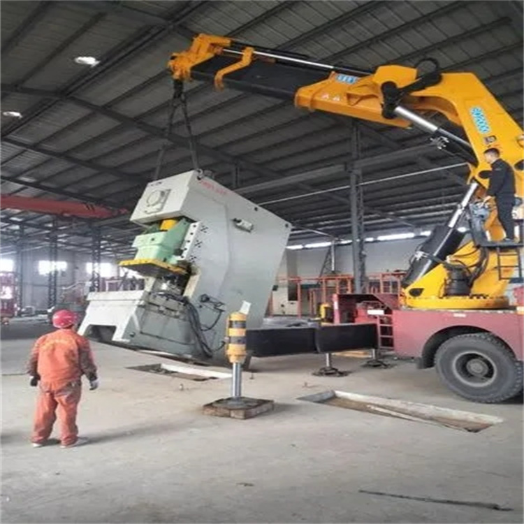 黑水80吨折臂吊车出租附近电话