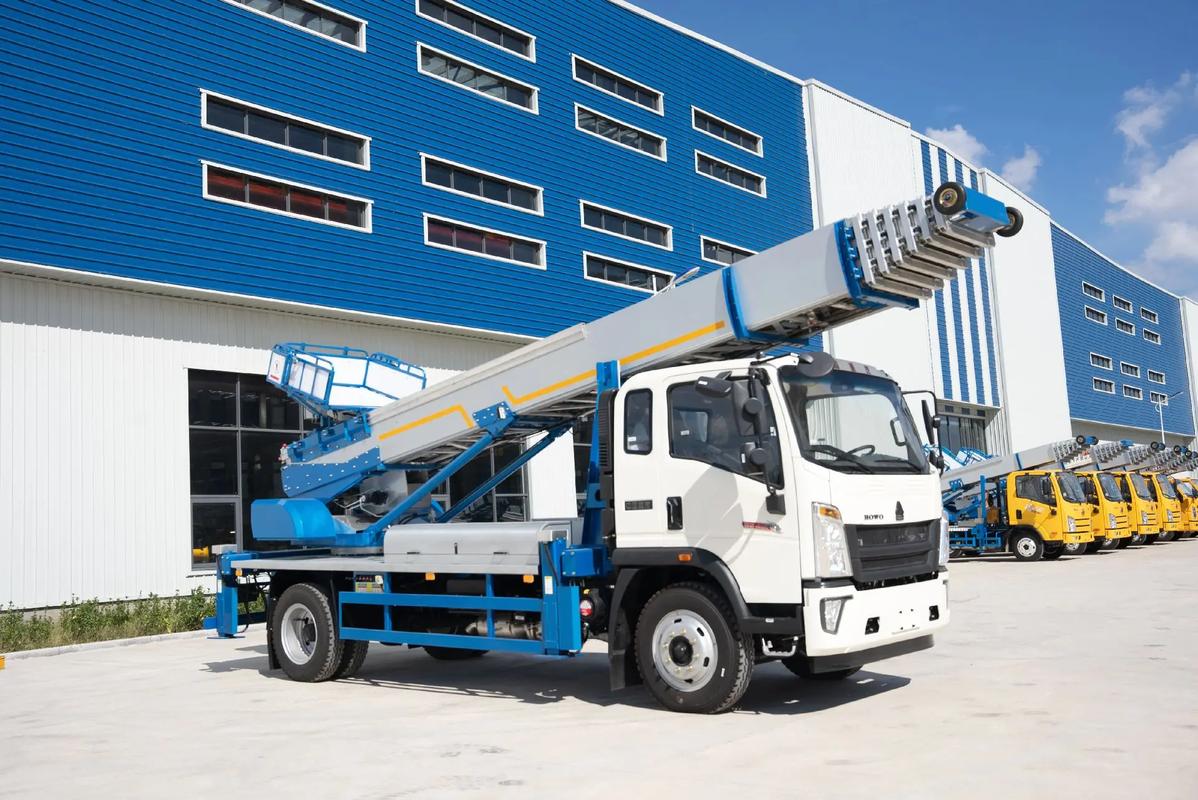 黑水出租云梯车高空作业车 建筑垃圾搬运